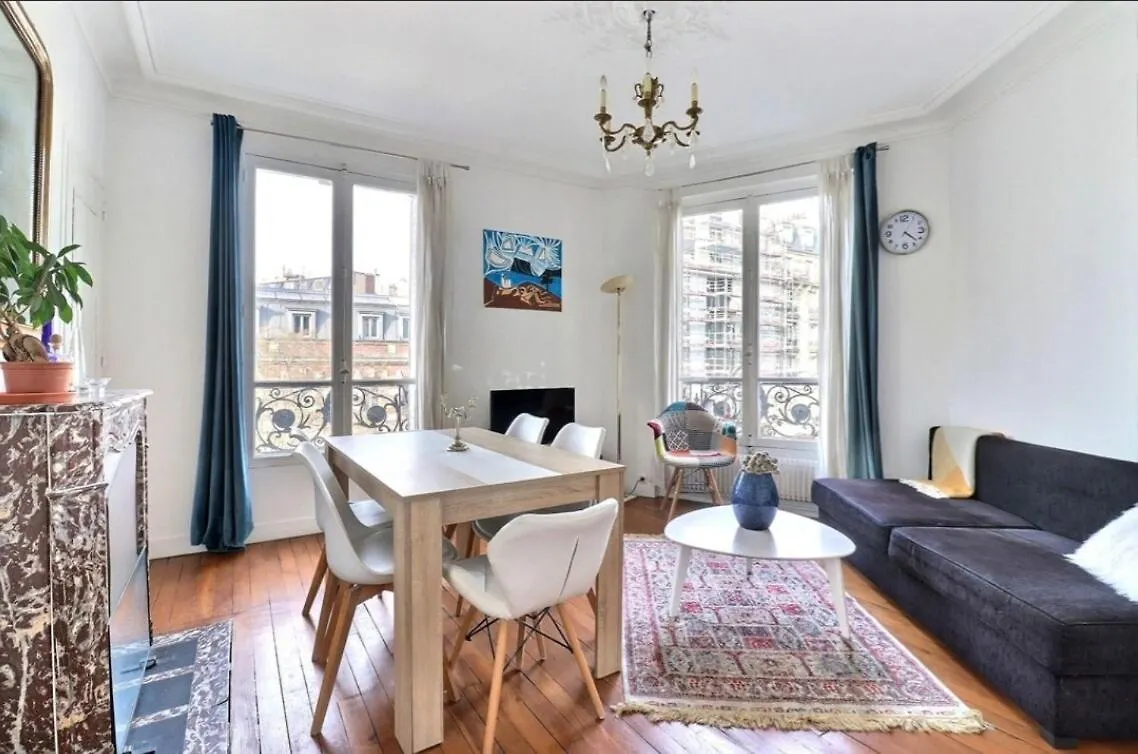 Nice Haussmannian Apartment In Paris