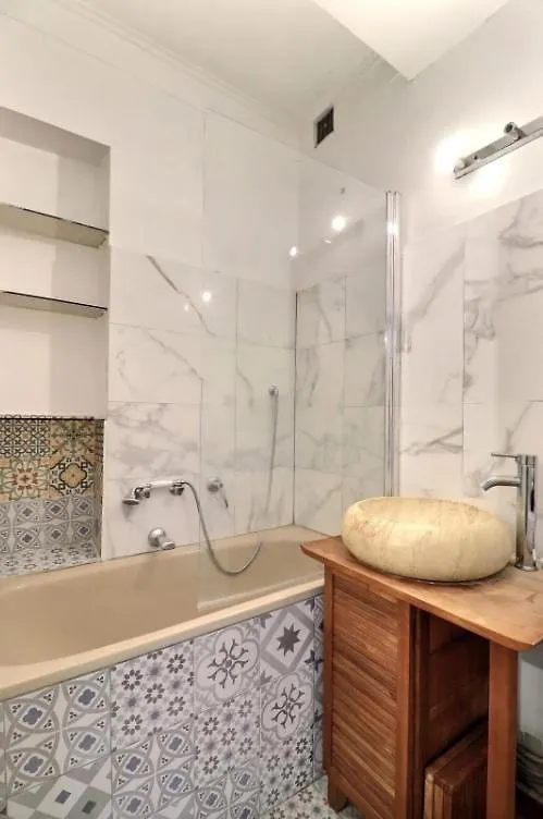 Nice Haussmannian Apartment In Paris France
