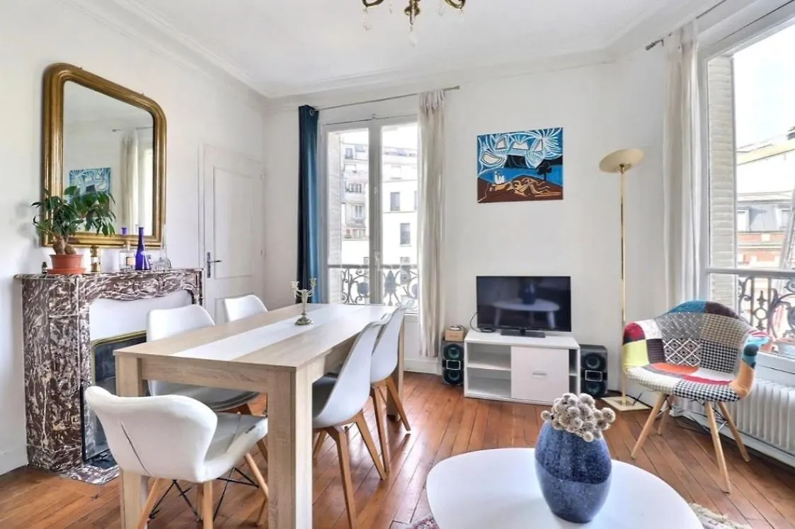 Nice Haussmannian Apartment In Paris